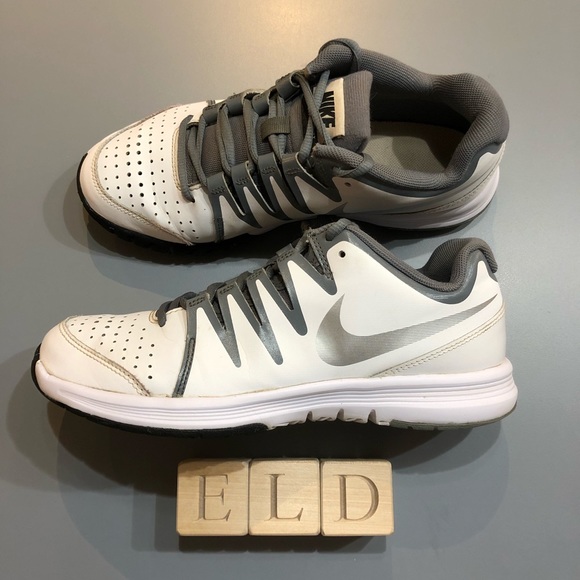 Nike Shoes - Nike Vapor Court Women’s Lightweight Tennis Shoes